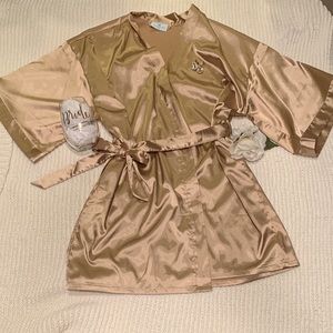Gold bride/bridesmaid robe